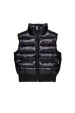 Sleeveless padded jacket